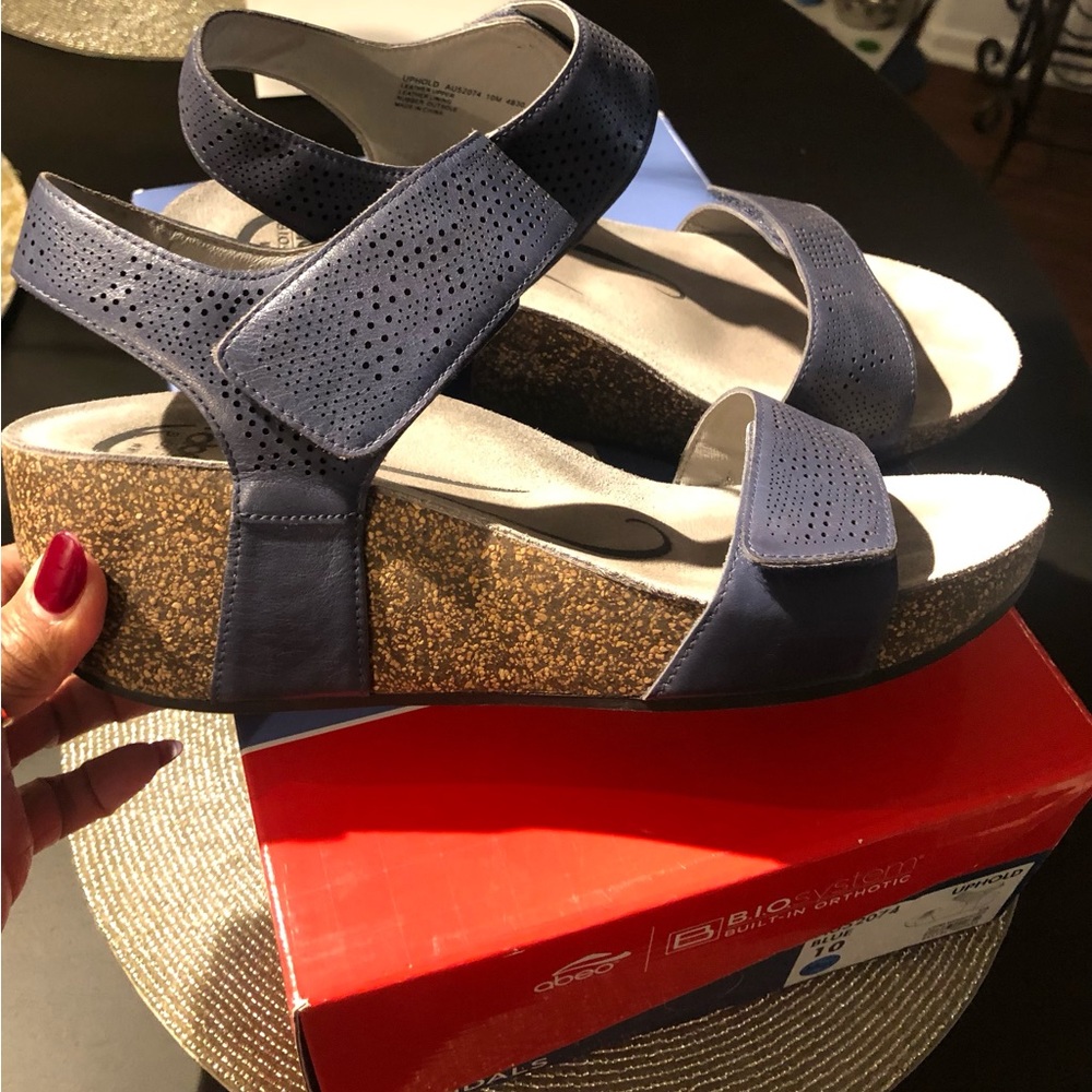 Abeo BIO (Built- In Orthotic ) System Sandals